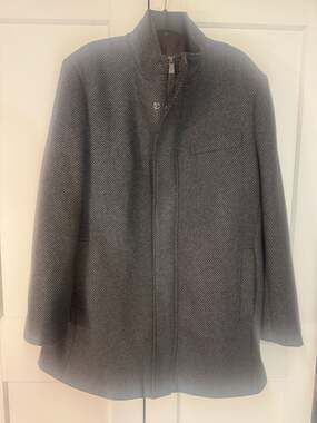 Hart Schaffner Marx Men's Wool Blend Herringbone Coat Size 44R